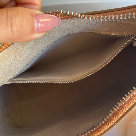 *SOLD* STAUD Scotty Shoulder Bag in Tawny - Picture 11 of 12